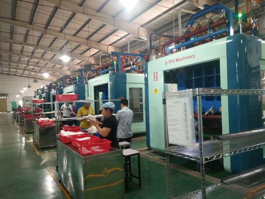 Otomatik eTPU köpük kalıplama ekipmanları ayakkabı tabanları için 380V
