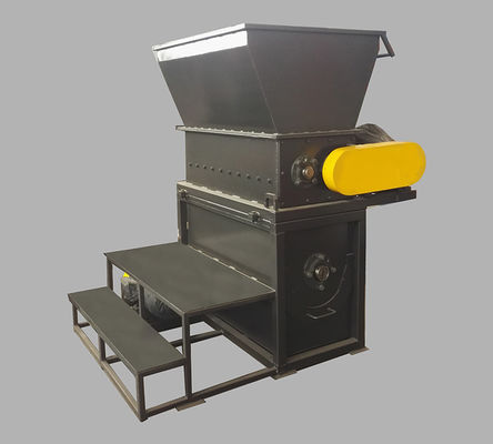 Çeşitli atık türleri ve boyutları için çok yönlü EPS geri dönüşüm makinesi